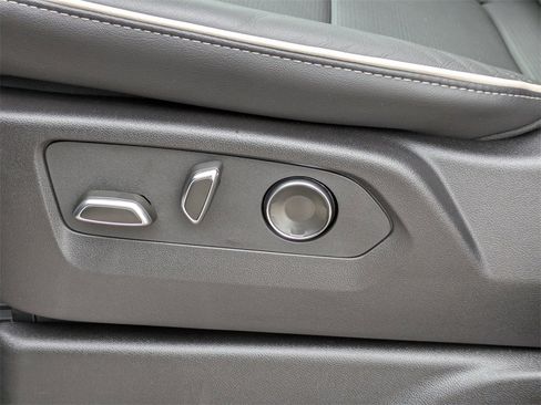 Used 2025 Cadillac Escalade Sport w/ Touring Package image 21