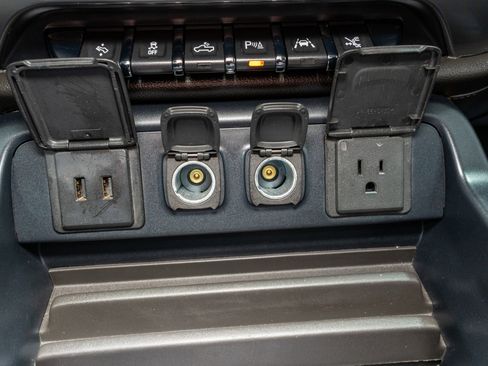 Used 2017 Chevrolet Silverado 1500 LTZ w/ LTZ Plus Package image 28