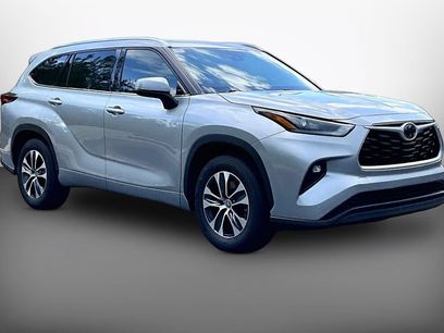 Used 2021 Toyota Highlander XLE