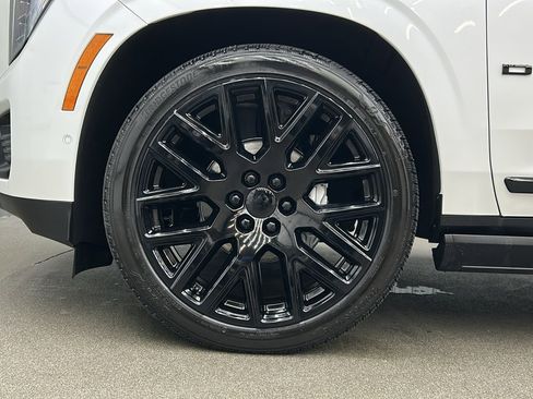 Used 2025 GMC Yukon XL Denali Ultimate image 9