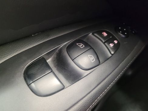 Used 2020 Nissan Pathfinder SL AWD/4WD image 27