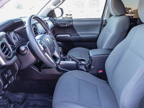 Used 2020 Toyota Tacoma SR5 image 20