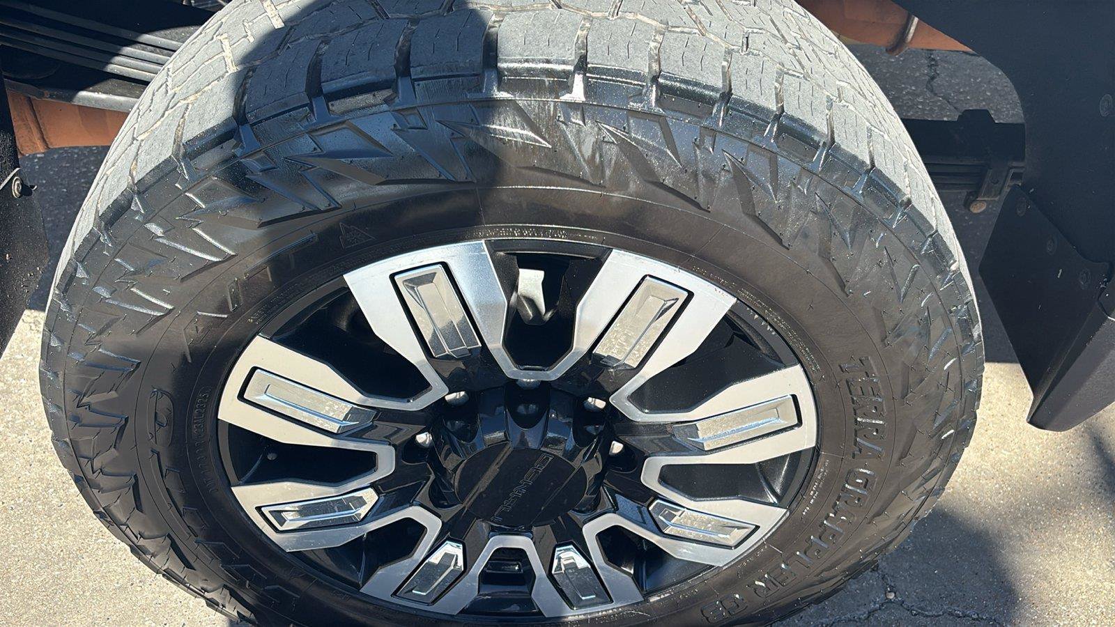 Used 2024 GMC Sierra 2500 Denali w/ Denali Reserve Package AWD/4WD image 13
