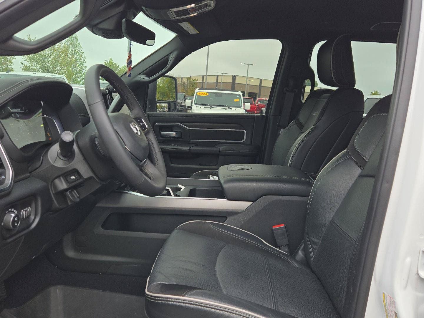 Used 2026 RAM 2500 Laramie AWD/4WD image 16