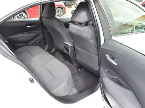 Used 2021 Toyota Corolla LE image 24