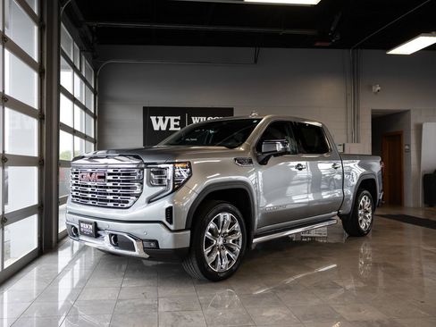 Used 2025 GMC Sierra 1500 Denali w/ Denali Reserve Package AWD/4WD image 2
