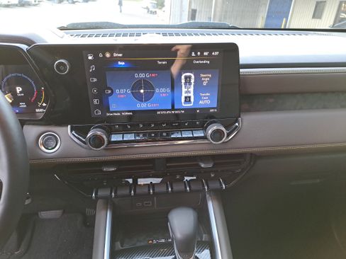 Used 2025 Chevrolet Colorado ZR2 w/ Technology Package image 20