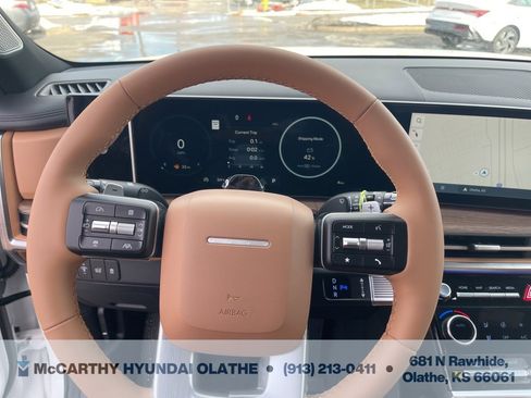 Used 2025 Hyundai Santa Fe Limited image 6