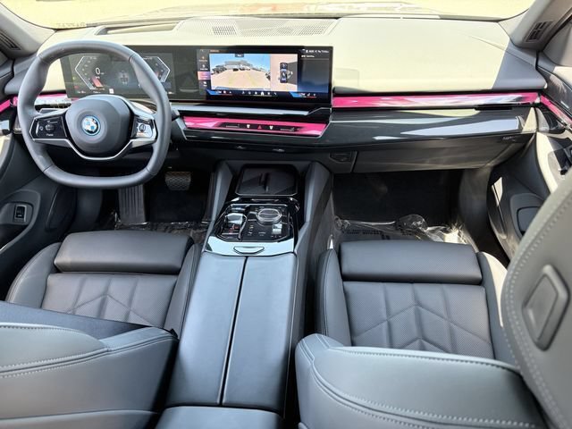 Used 2026 BMW i5 eDrive40 w/ Premium Package RWD image 17