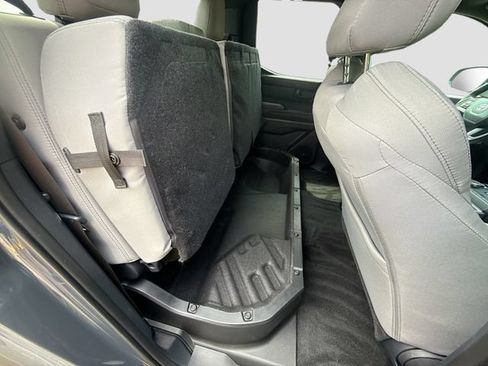 Used 2024 Toyota Tacoma SR5 AWD/4WD image 28