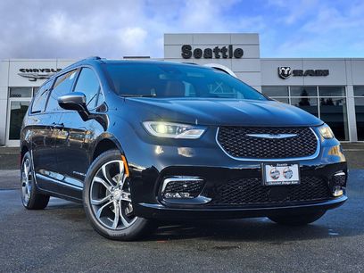 New 2026 Chrysler Pacifica Pinnacle