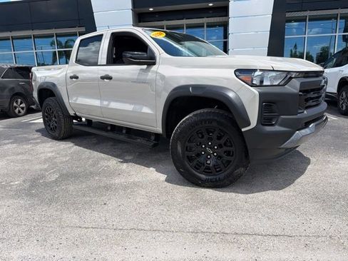 Used 2026 Chevrolet Colorado Trail Boss AWD/4WD image 2