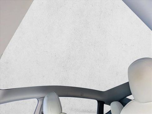 Used 2022 Tesla Model Y Performance image 13