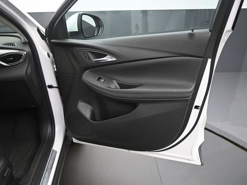 Used 2023 Buick Encore GX Essence w/ Experience Buick Package image 20