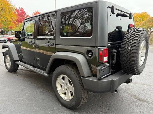 Used 2011 Jeep Wrangler Unlimited Rubicon w/ Connectivity Group image 39