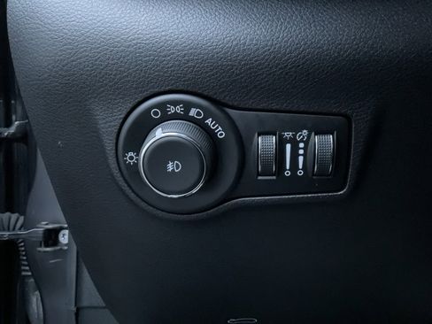 Used 2024 Jeep Compass Trailhawk w/ Trailhawk Convenience Group image 21