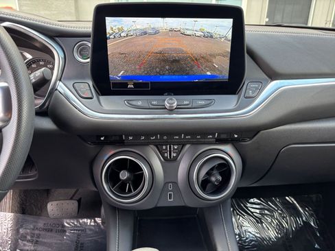 Used 2025 Chevrolet Blazer LT image 17