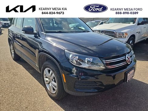 Used 2017 Volkswagen Tiguan S FWD image 1