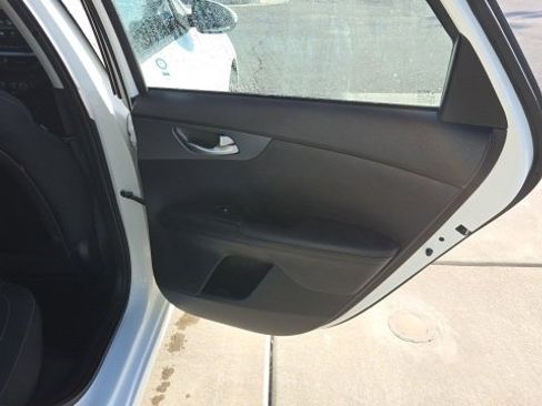 Used 2020 Kia Forte LXS image 27