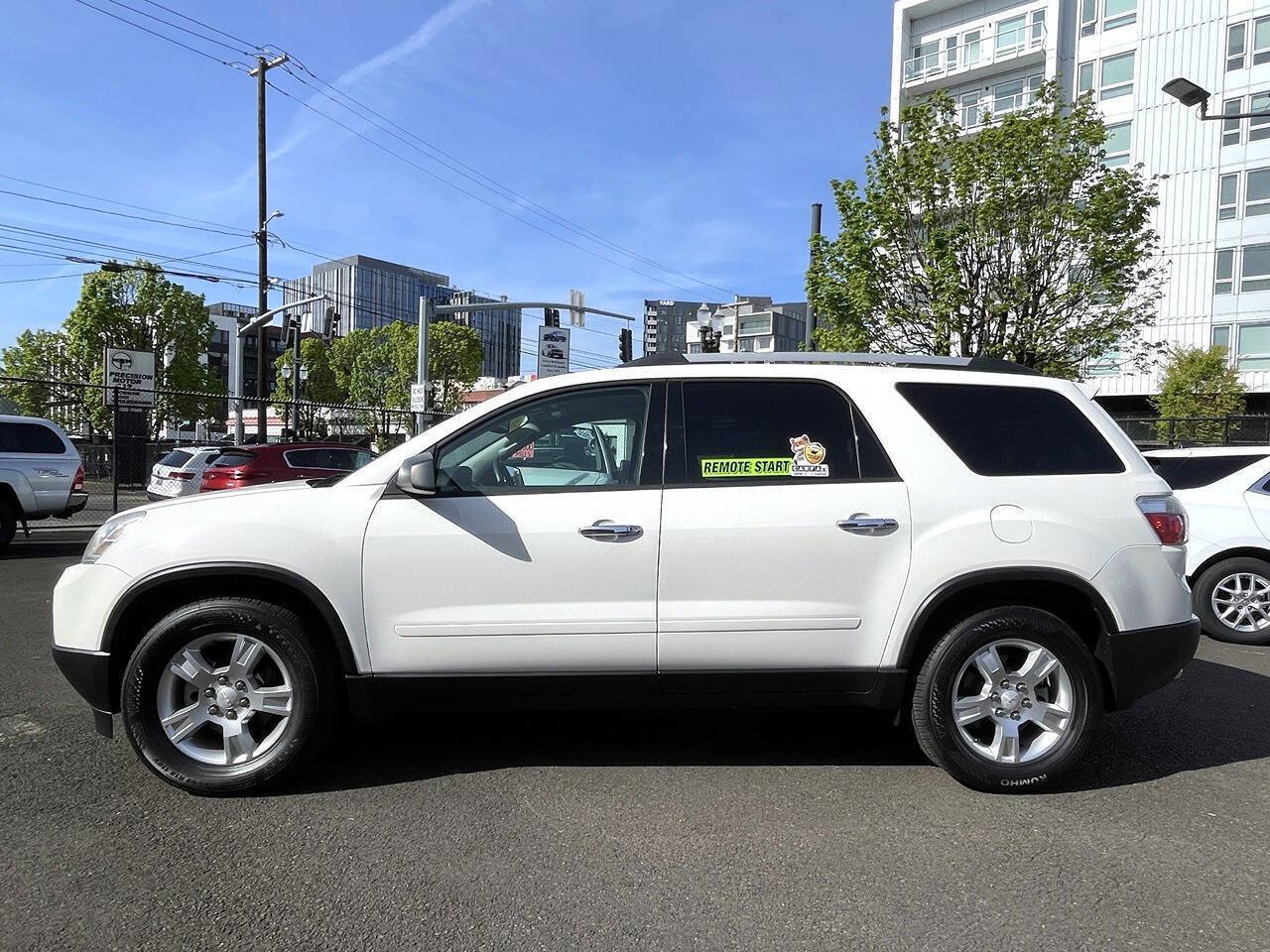 Used 2011 GMC Acadia SLE AWD/4WD image 9