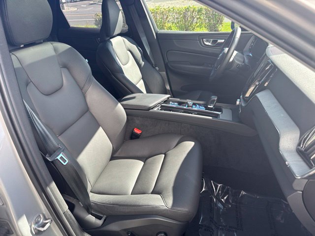 Certified 2025 Volvo XC60 B5 Plus AWD/4WD image 15
