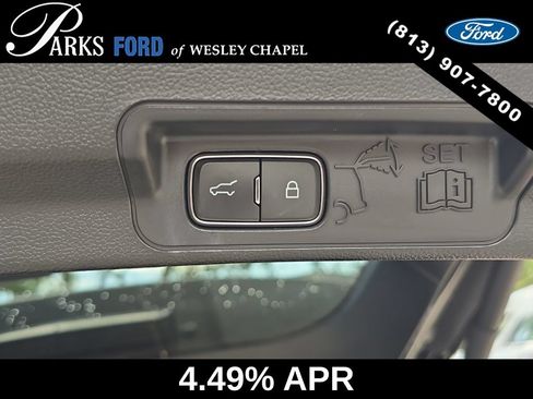 Used 2023 Ford Explorer Limited w/ Limited Technology Package RWD image 10