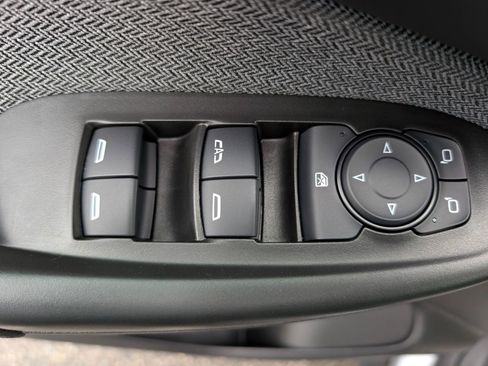 Used 2024 Chevrolet TrailBlazer LT w/ LT Cold Weather Package image 8