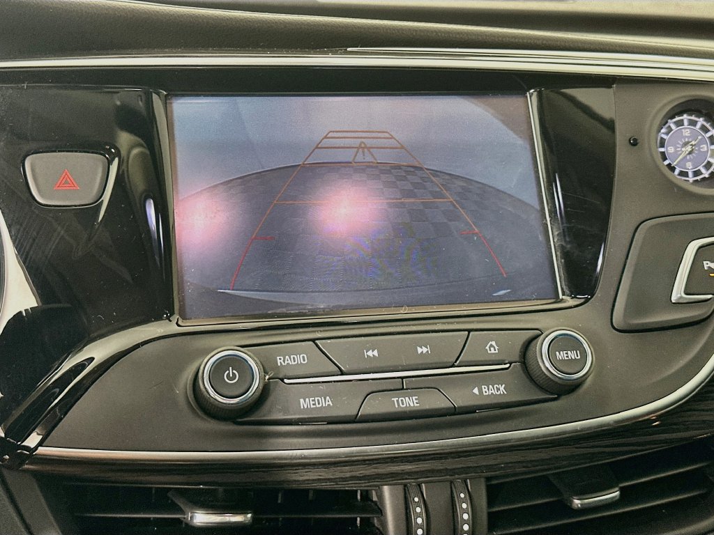 Used 2017 Buick Envision Essence FWD image 19