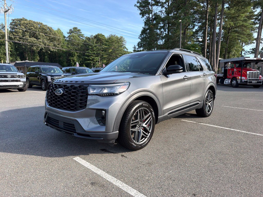 Used 2025 Ford Explorer ST-Line w/ ST-Line Street Pack AWD/4WD image 1