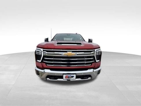 Used 2025 Chevrolet Silverado 2500 LTZ w/ LTZ Plus Package image 3