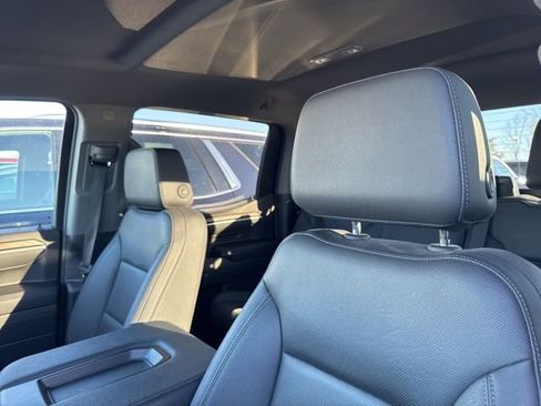 Used 2025 GMC Sierra 1500 SLT image 10