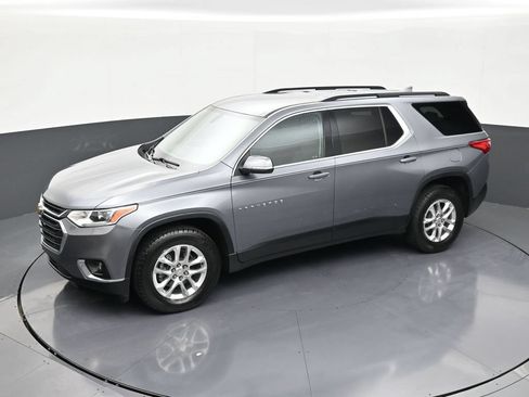 Used 2021 Chevrolet Traverse LT FWD image 12