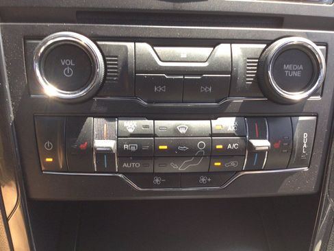 Used 2017 Ford Explorer XLT w/ Equipment Group 202A AWD/4WD image 37