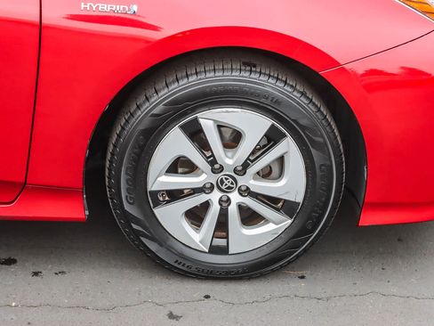 Used 2017 Toyota Prius Two image 9