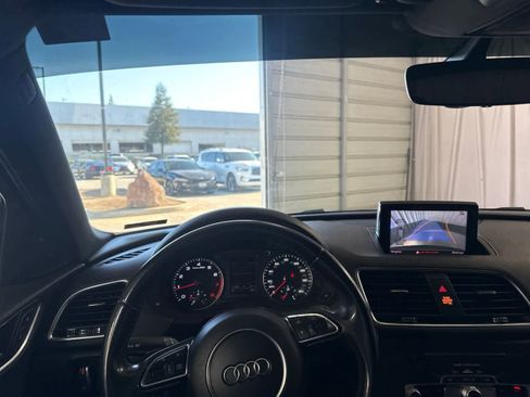 Used 2017 Audi Q3 2.0T Prestige w/ Prestige Package AWD/4WD image 25