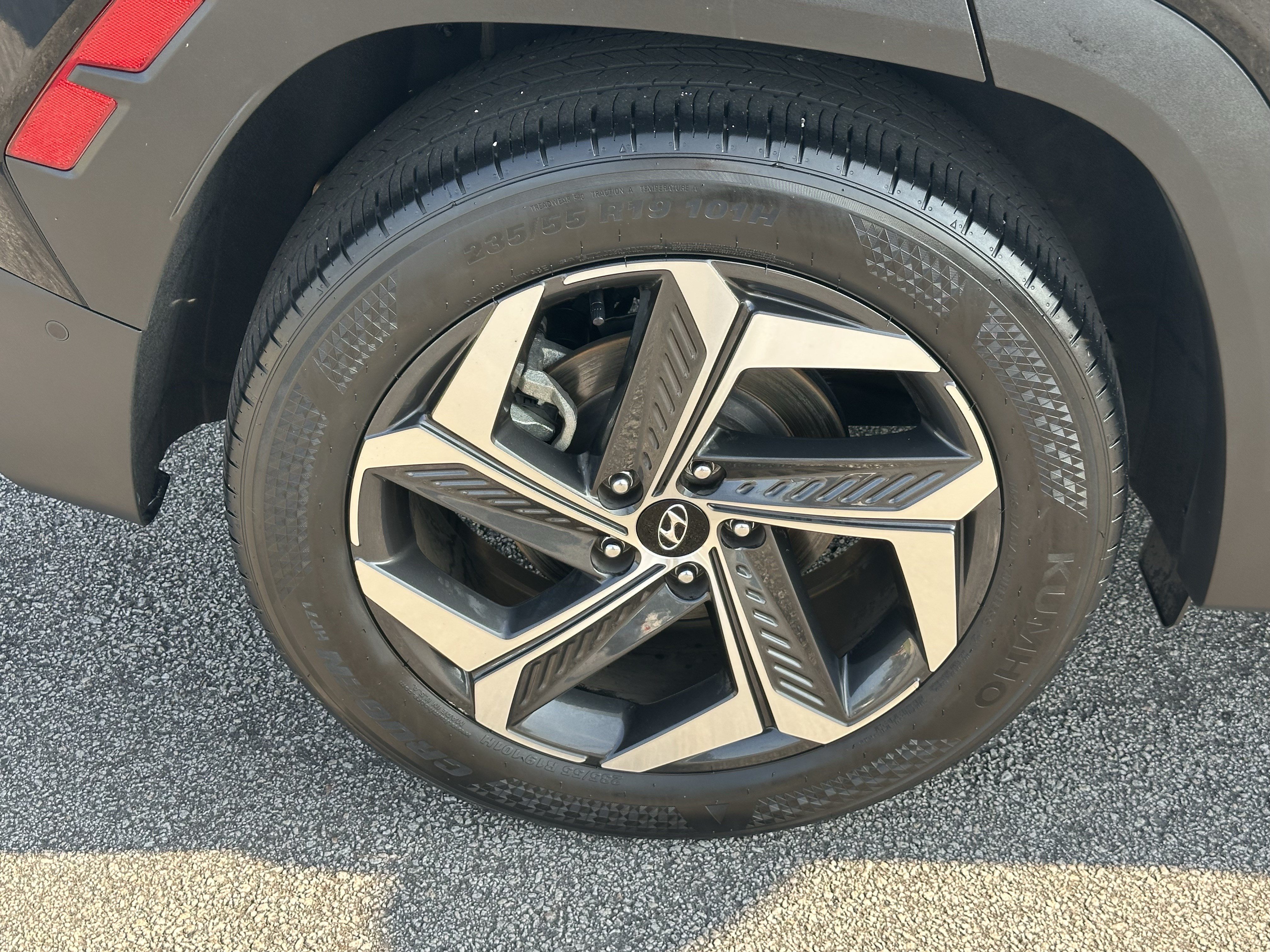 Used 2024 Hyundai Tucson Limited FWD image 17