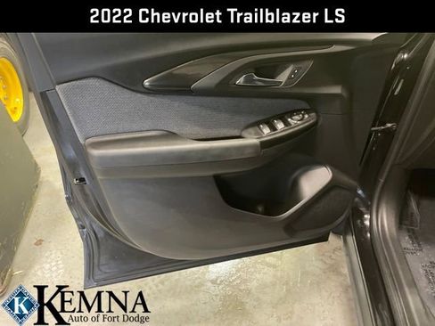 Used 2022 Chevrolet TrailBlazer LS image 11