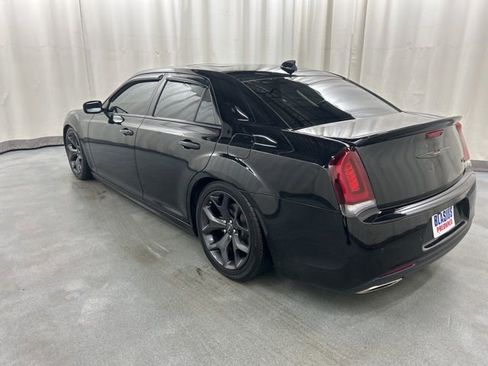 Used 2023 Chrysler 300 S w/ Comfort Group image 4