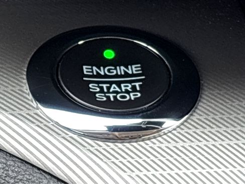 Used 2020 Ford Explorer XLT w/ Comfort Package image 7