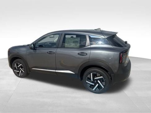 Used 2025 Nissan Kicks SV image 9