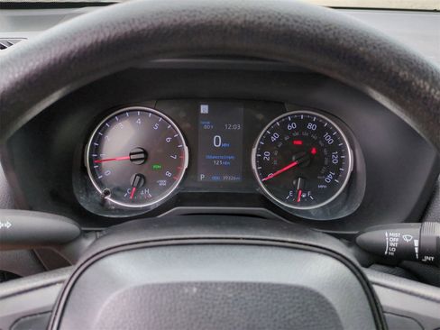 Used 2022 Toyota RAV4 XLE w/ Convenience Package image 16