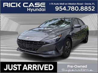 Used 2023 Hyundai Elantra SEL image 1