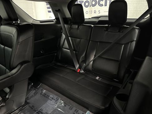 Used 2023 Ford Explorer Limited AWD/4WD image 24