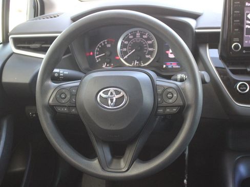 Used 2022 Toyota Corolla LE image 14