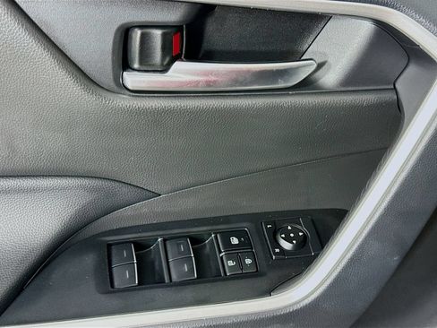 Used 2025 Toyota RAV4 XLE FWD image 21