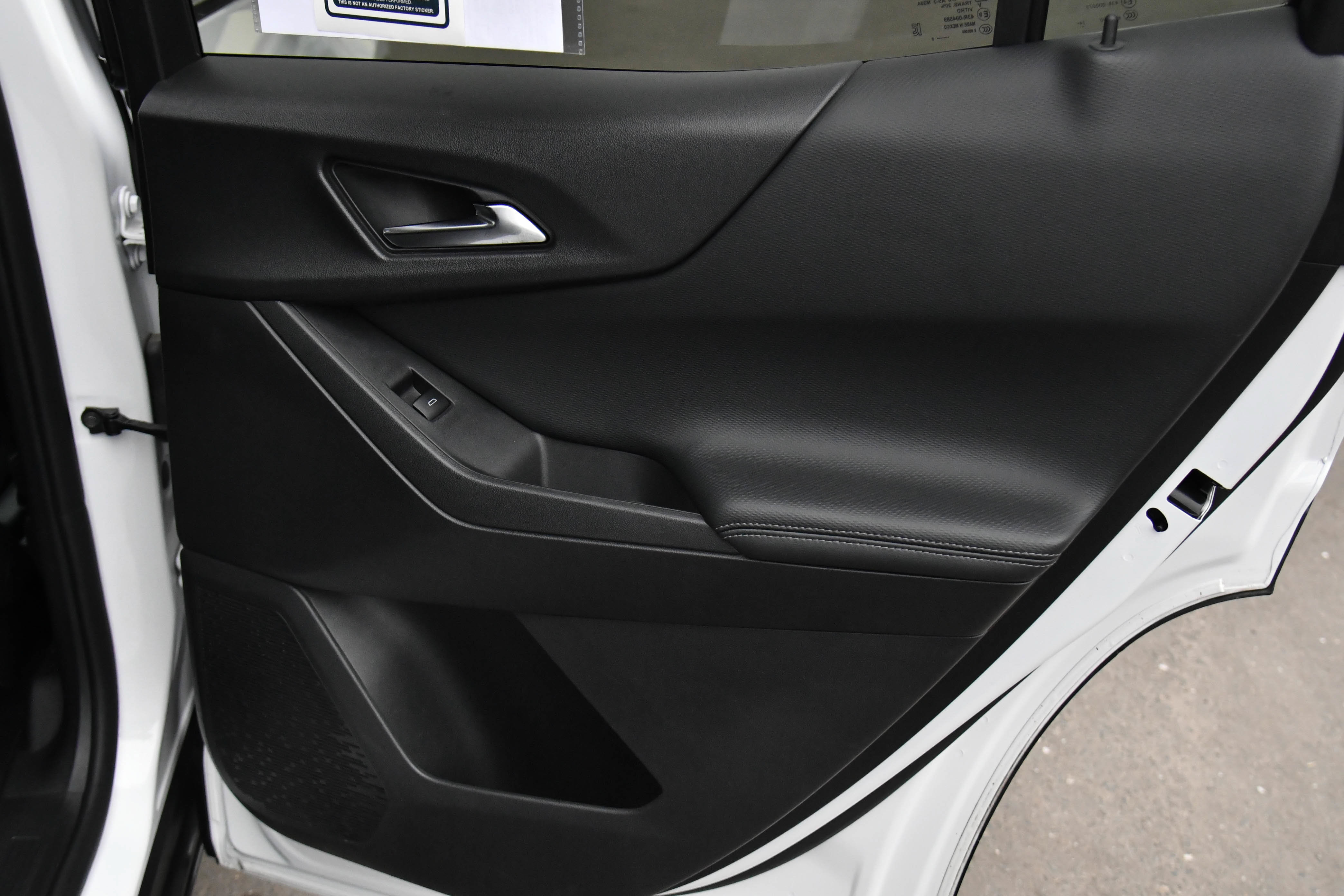 Used 2025 Chevrolet Equinox LT FWD image 41
