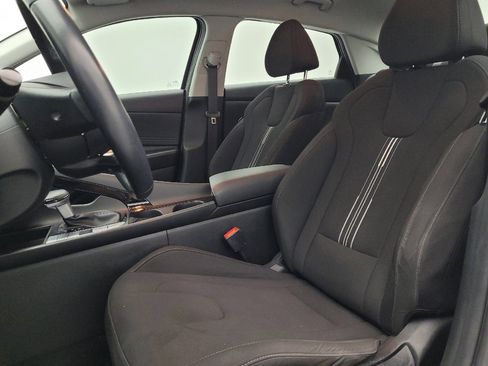 Used 2023 Hyundai Elantra SEL w/ Convenience Package image 17