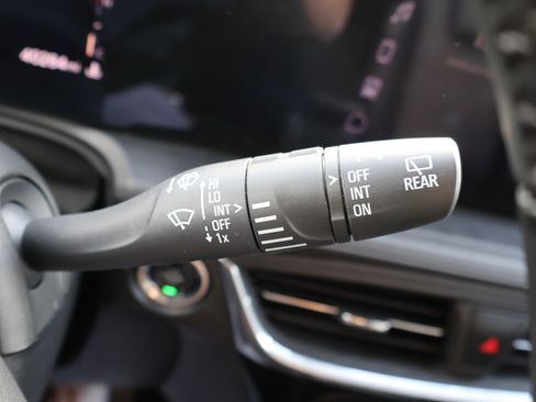 Used 2024 Buick Encore GX Sport Touring image 36