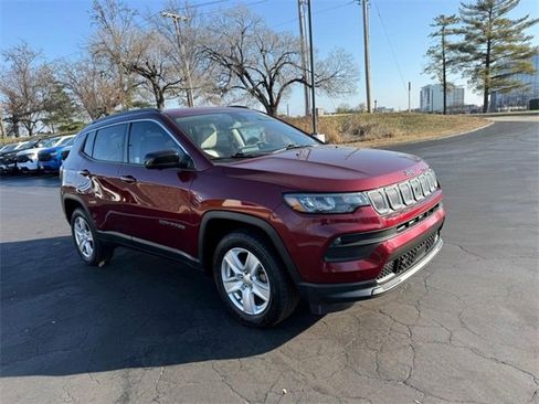Used 2022 Jeep Compass Latitude w/ Sun and Sound Group image 8