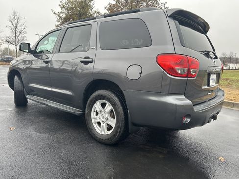 Used 2016 Toyota Sequoia SR5 image 7